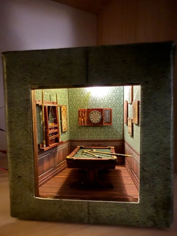 Summer Miniature Builds Span Quarter-Inch Kits and a One-Inch Room Box