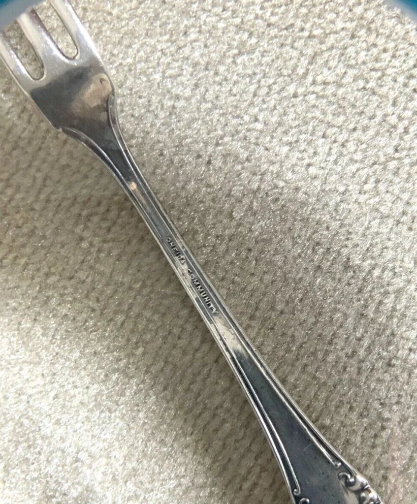 the mark on the back of the fork
