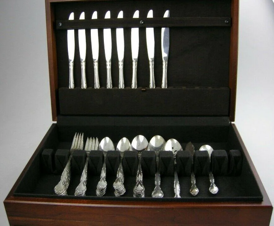 flat silverware chest with set of Oneida Affection