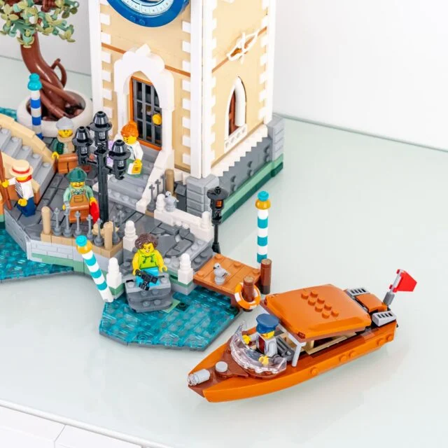 Review LEGO Icons 11388 Venetian Neighbourhood