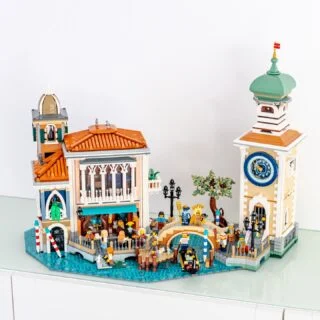 Review LEGO Icons 11388 Venetian Neighbourhood