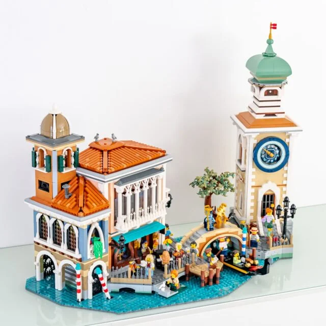 Review LEGO Icons 11388 Venetian Neighbourhood