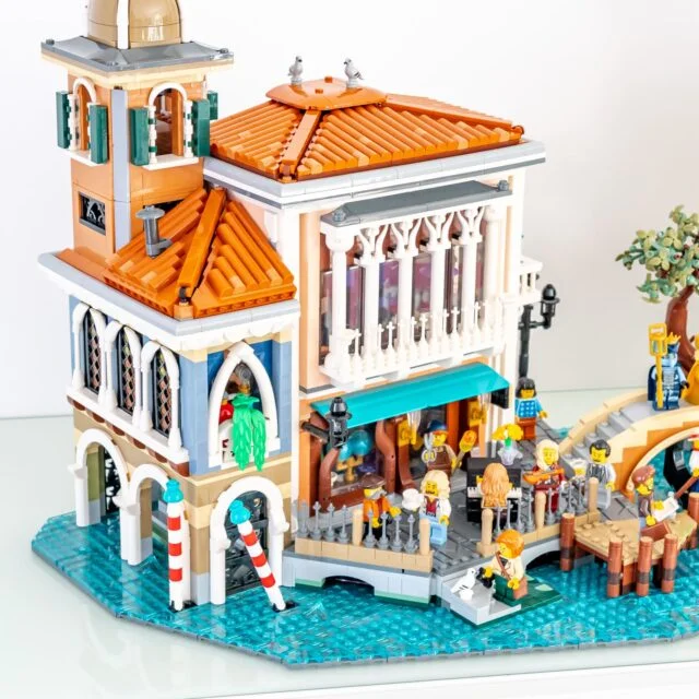 Review LEGO Icons 11388 Venetian Neighbourhood