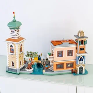 Review LEGO Icons 11388 Venetian Neighbourhood