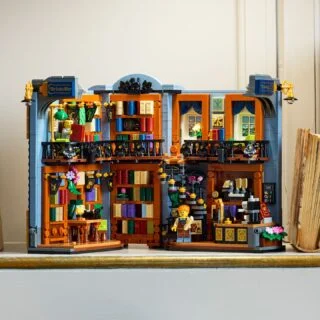 LEGO Icons 11379 Bookshop: Book Nook